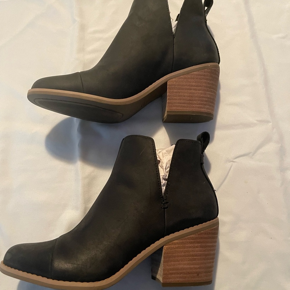 Toms Black Ankle Boots with Tan Heel
